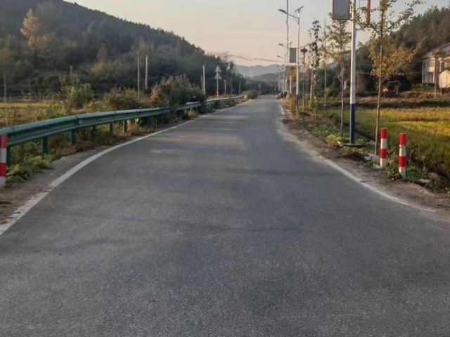 方咀乡伯仲桥村四好公路项目